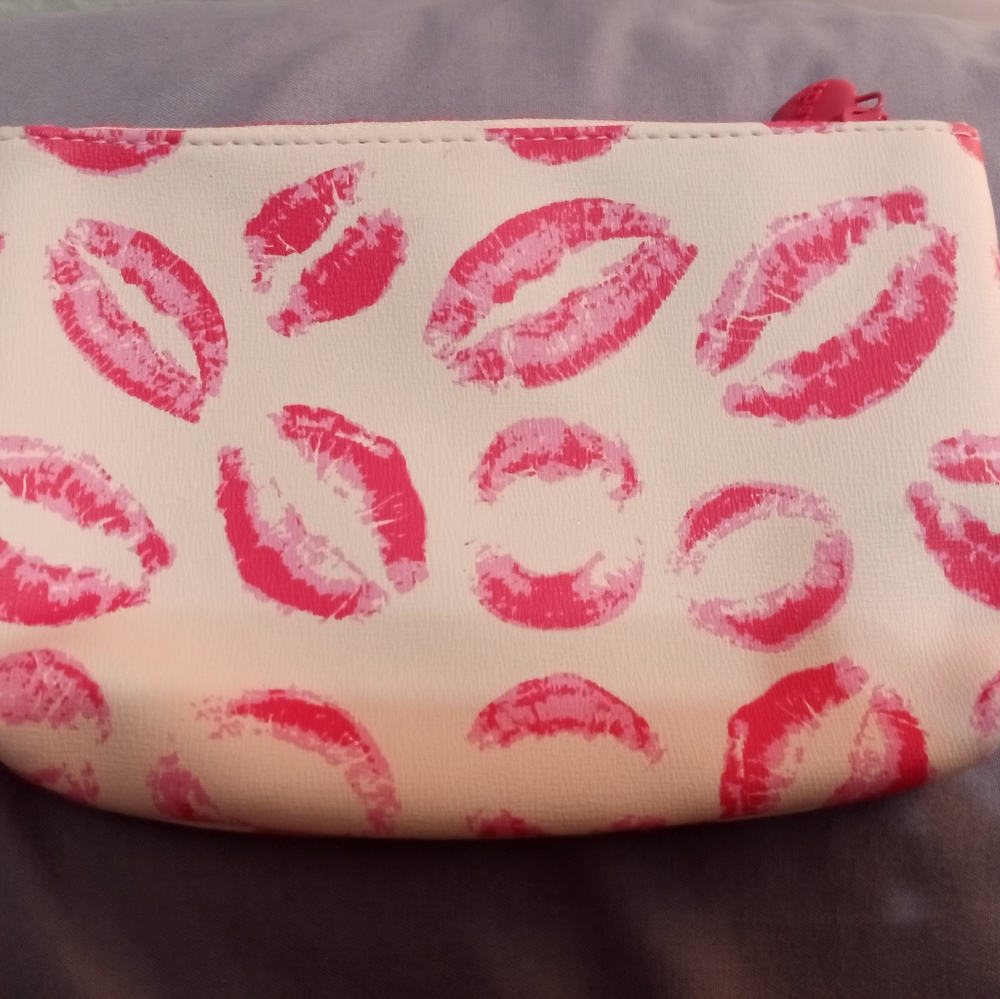 Ipsy makeup bag